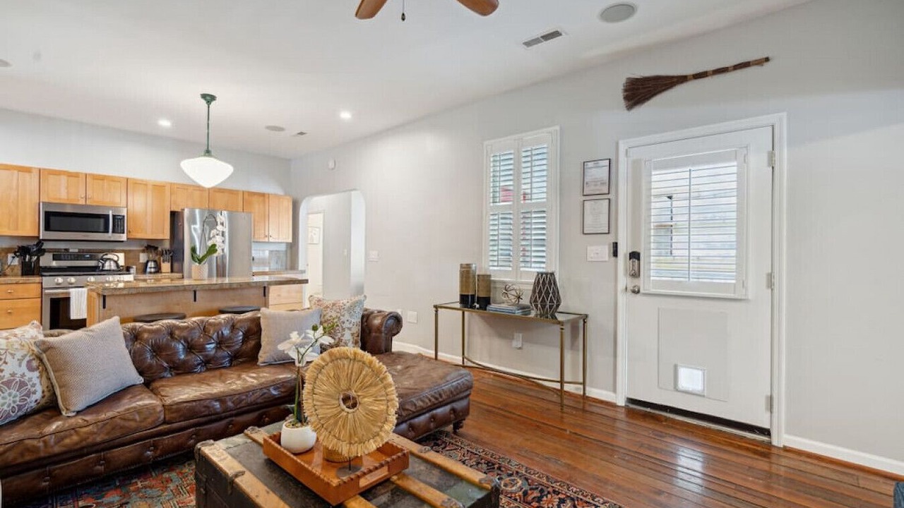 Photo of Livingroom in Westside