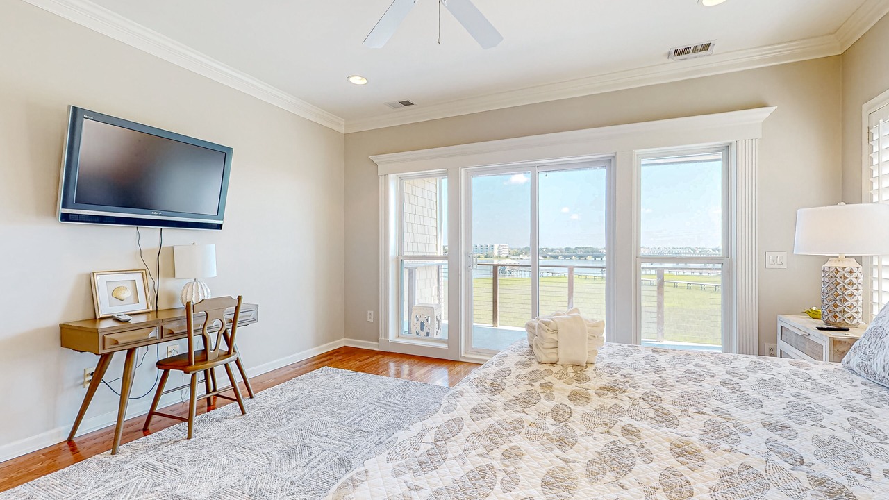 Photo of Bedroom in Waters Edge