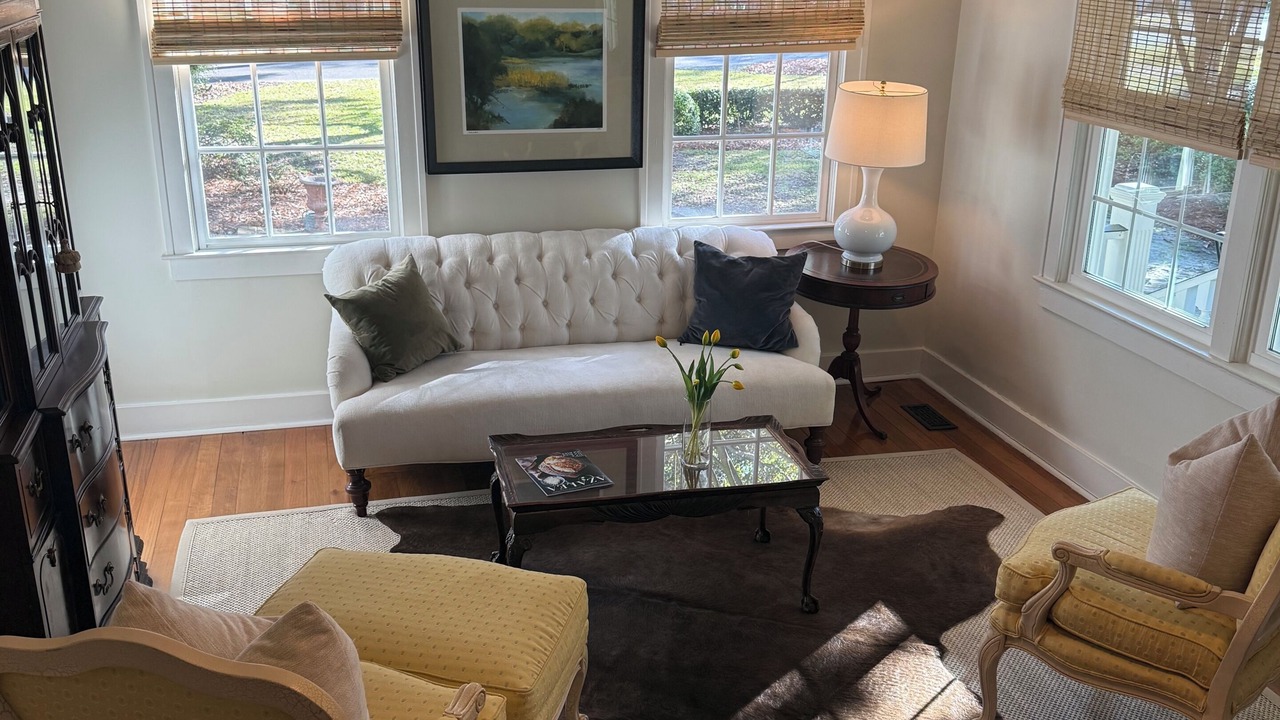 Photo of Livingroom in Summerville Historic District