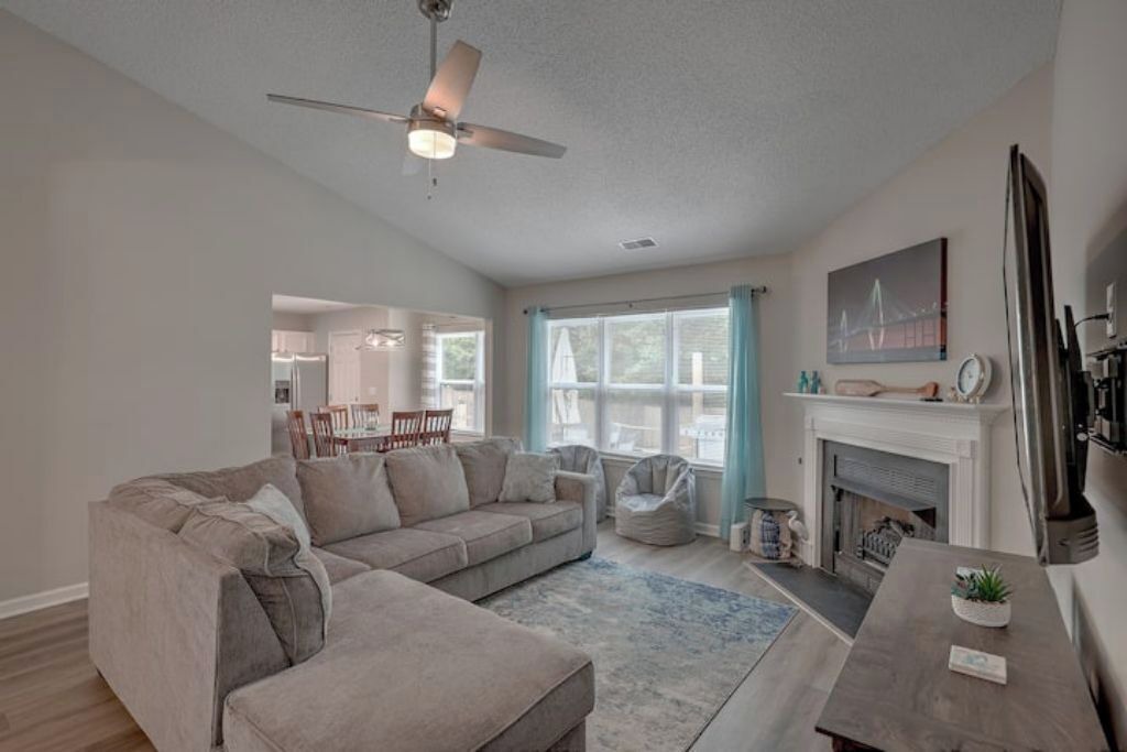Photo of Livingroom in Goose Creek
