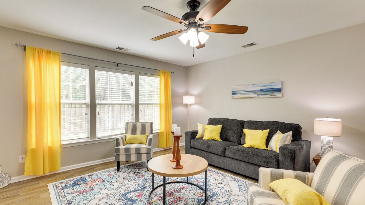 Photo of Livingroom in North Charleston