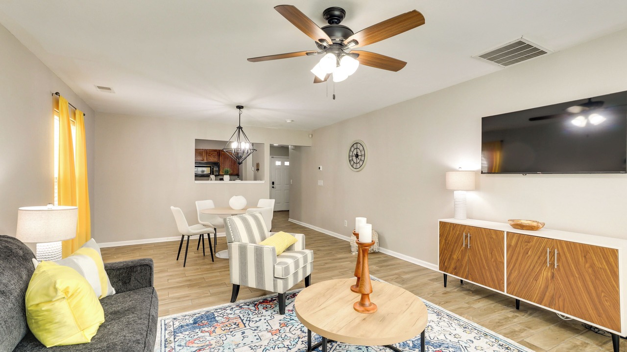 Photo of Livingroom in North Charleston