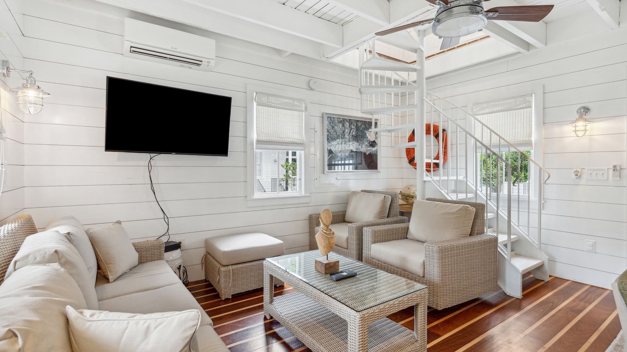 Photo of Livingroom in Harleston Village