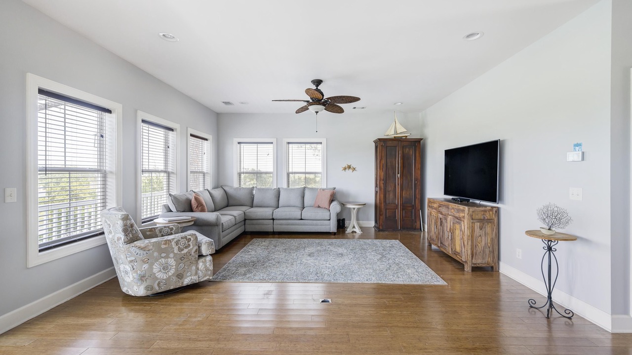 Photo of Livingroom in Oceanmarsh Subdivision