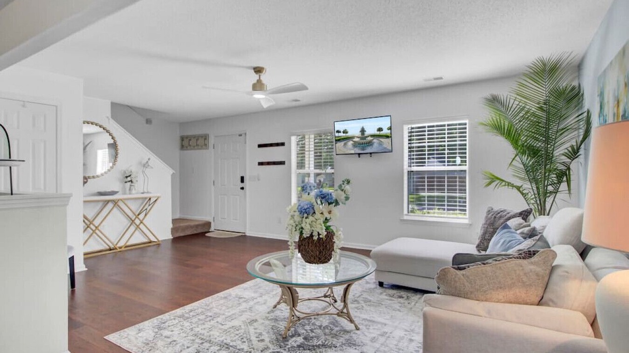 Photo of Livingroom in North Charleston