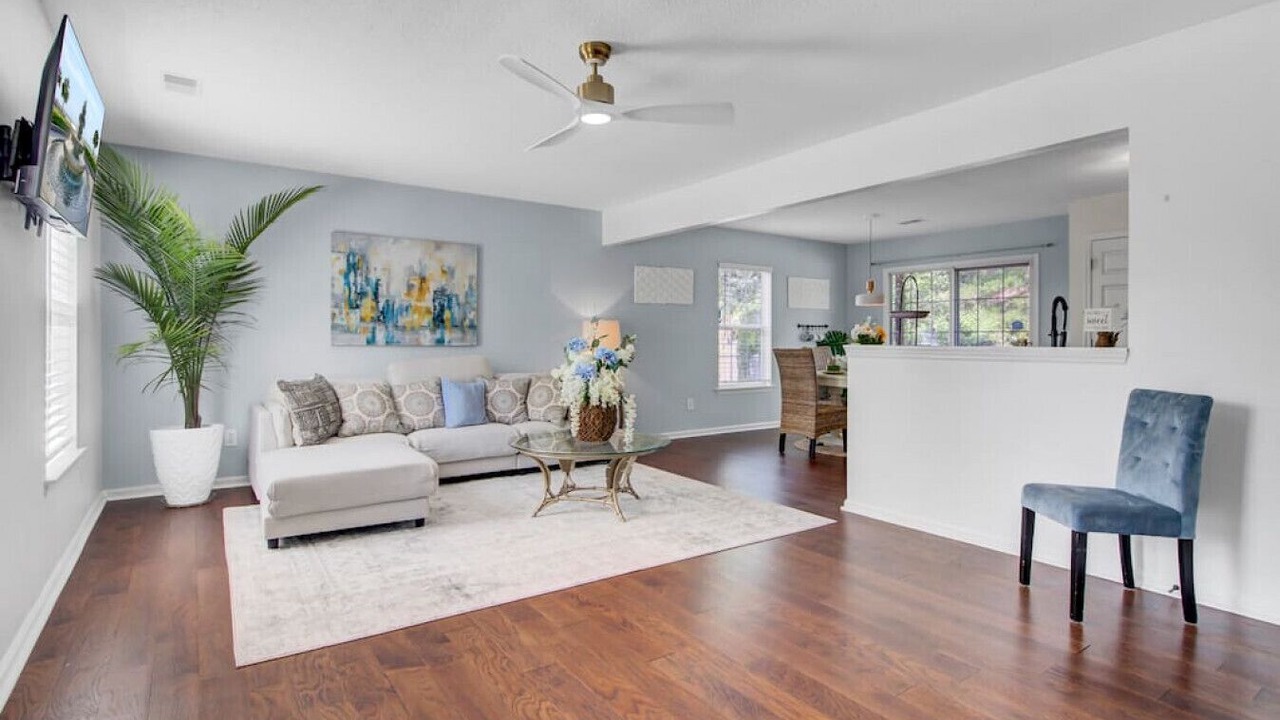 Photo of Livingroom in North Charleston