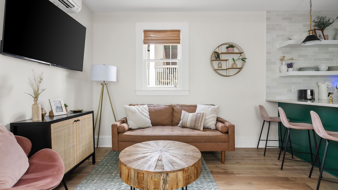 Photo of Livingroom in Cannonborough Elliotborough