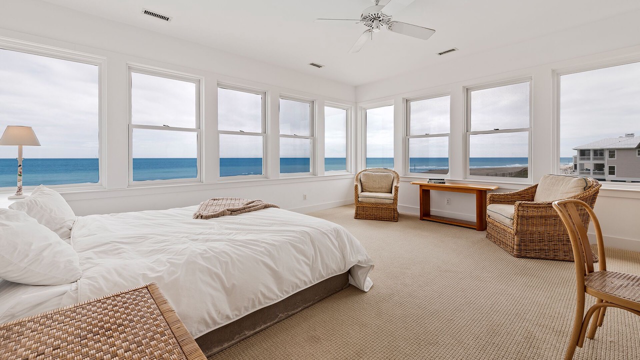Photo of Bedroom in Debordieu Colony