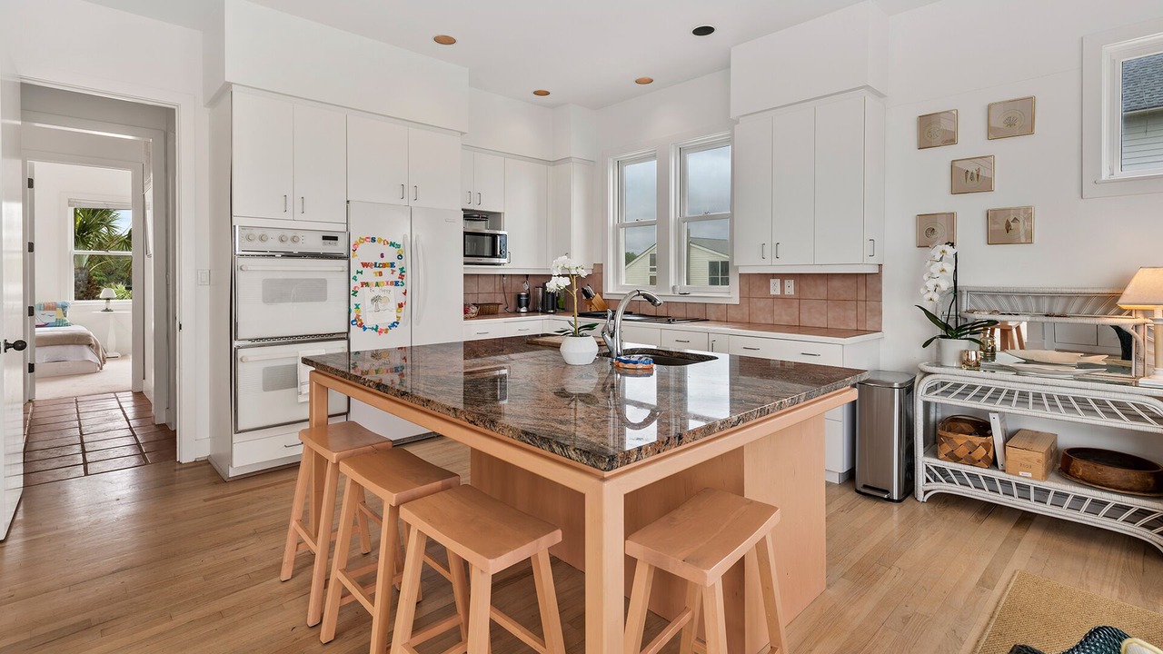 Photo of Kitchen in Debordieu Colony