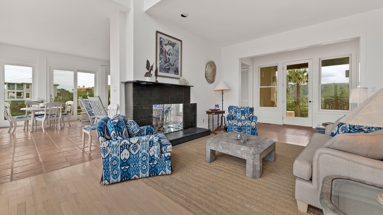 Photo of Livingroom in Debordieu Colony
