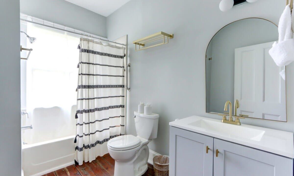 Photo of Bathroom in Beach Institute