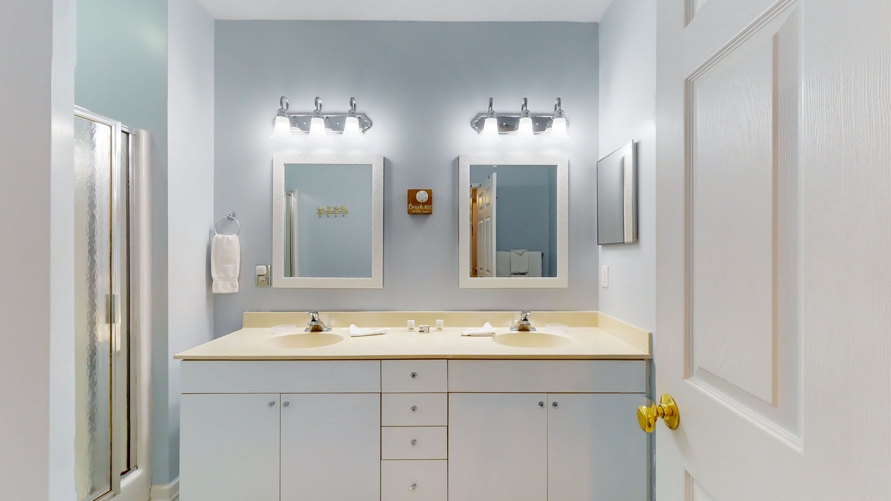 Photo of Bathroom in Red Hill