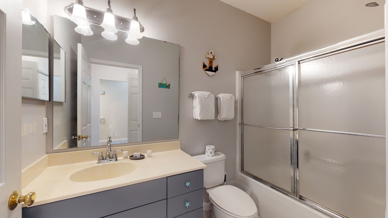 Photo of Bathroom in Red Hill