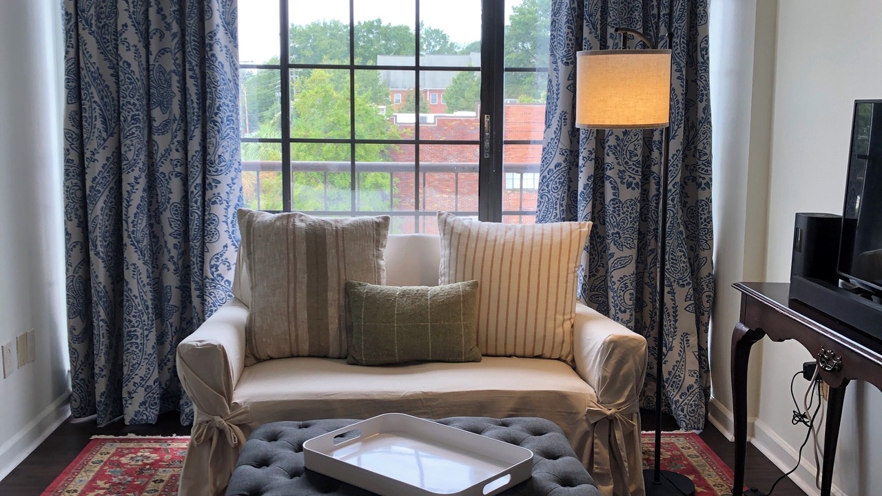 Photo of Livingroom in Five Points