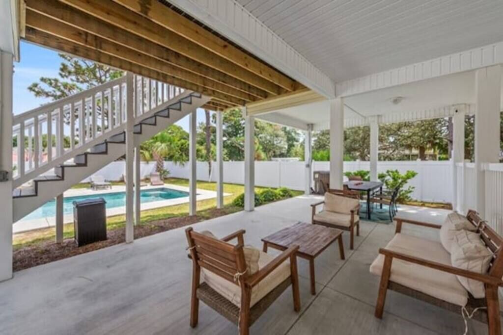 Photo of Patio Balcony in Crescent Beach