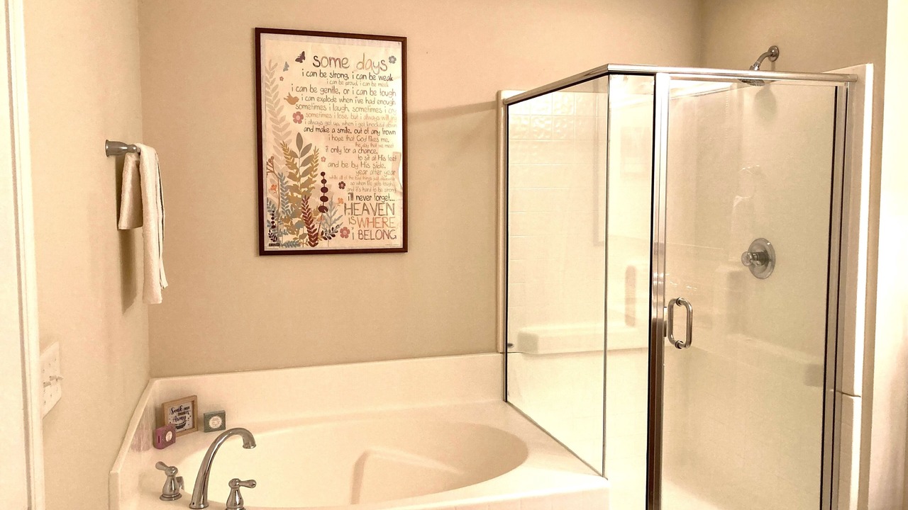 Photo of Bathroom in Huntcliff