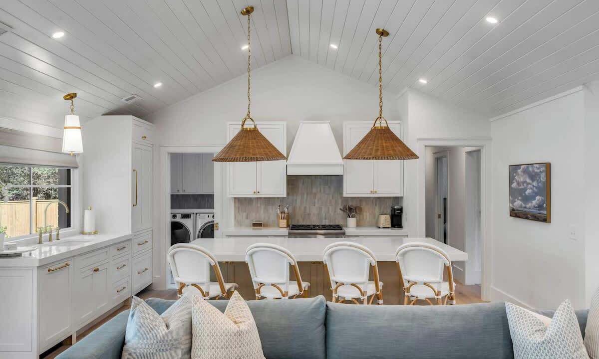 Photo of Livingroom in Mount Pleasant
