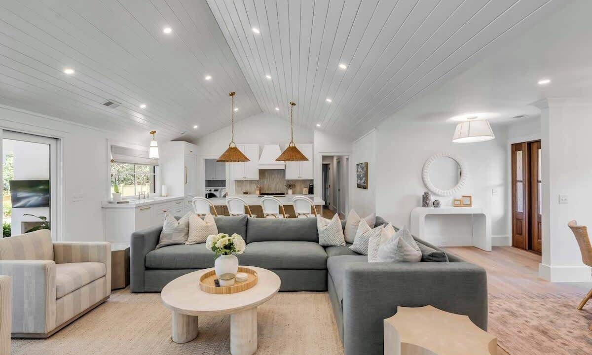 Photo of Livingroom in Mount Pleasant