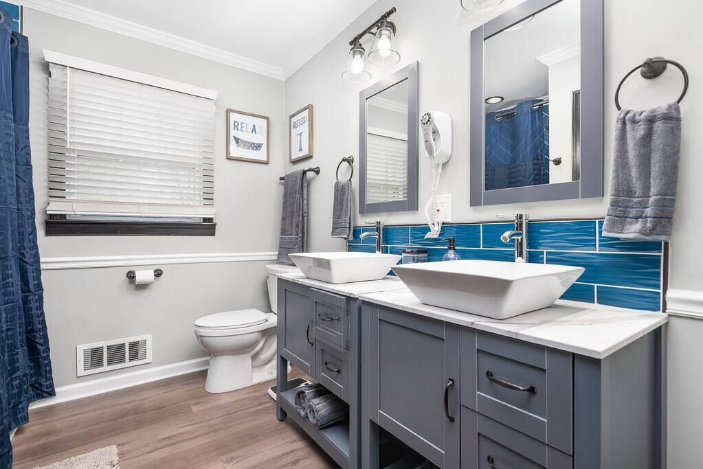Photo of Bathroom in Bowling Green