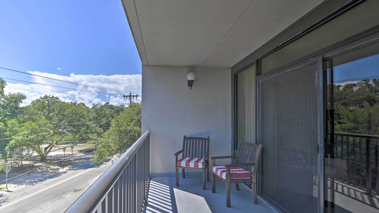Photo of Patio Balcony in North Litchfield Beach