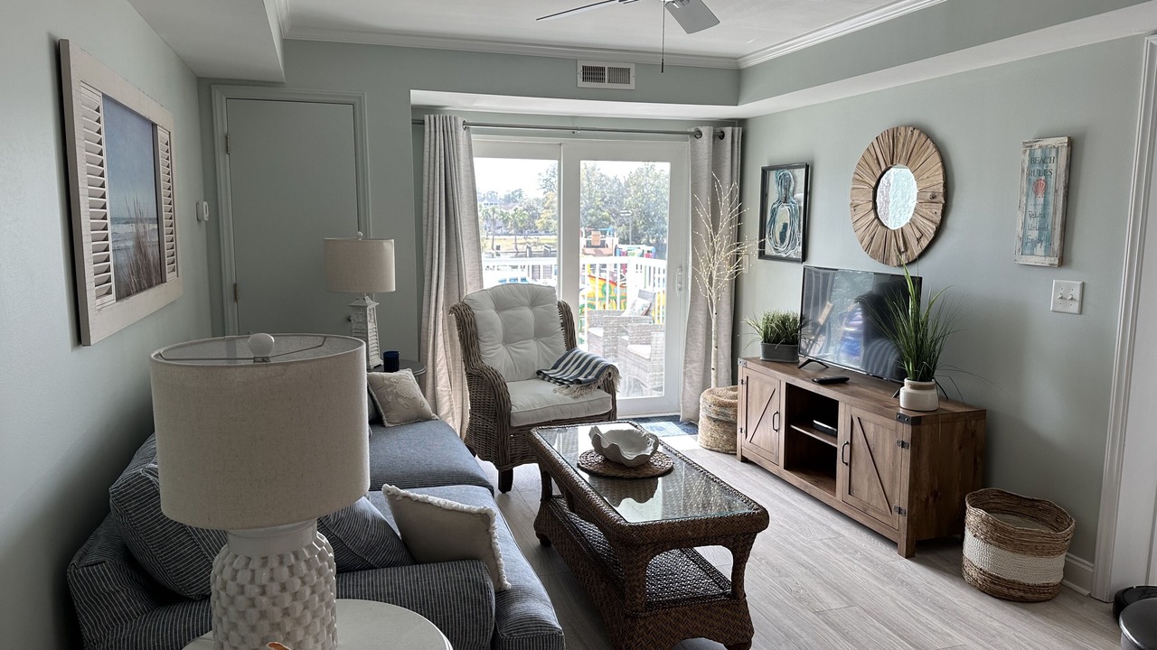 Photo of Livingroom in North Litchfield Beach