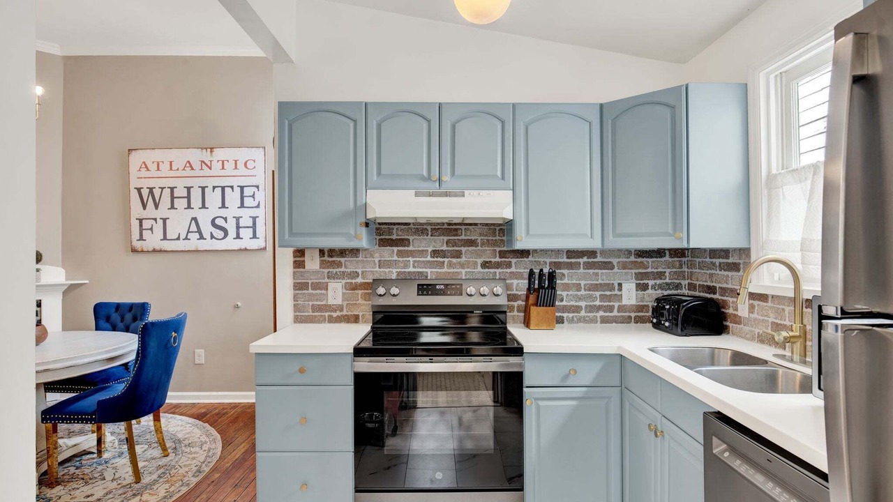 Photo of Kitchen in Beach Institute