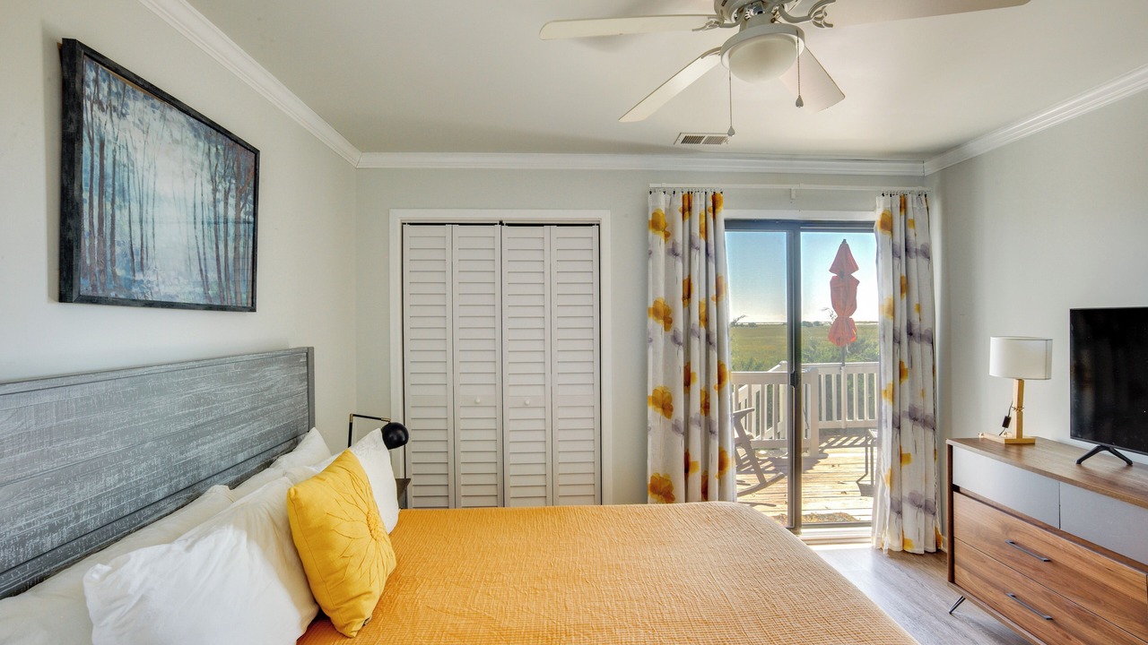 Photo of Bedroom in Oceanmarsh Subdivision