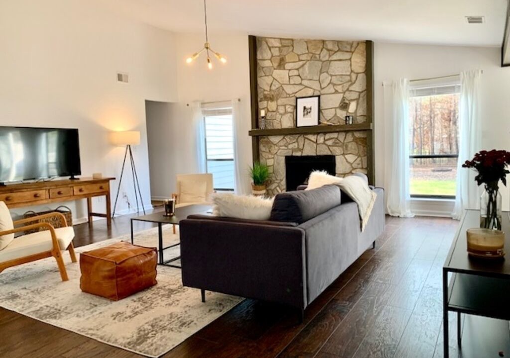 Photo of Livingroom in Provincetowne