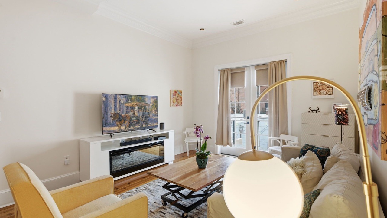 Photo of Livingroom in Harleston Village
