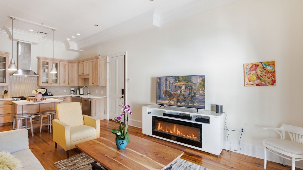 Photo of Livingroom in Harleston Village