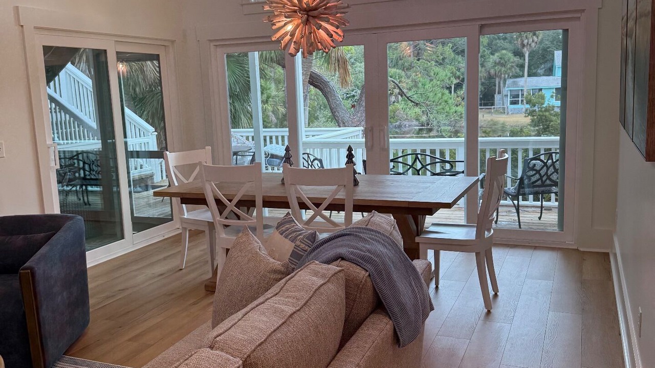 Photo of Livingroom in Deer Lake