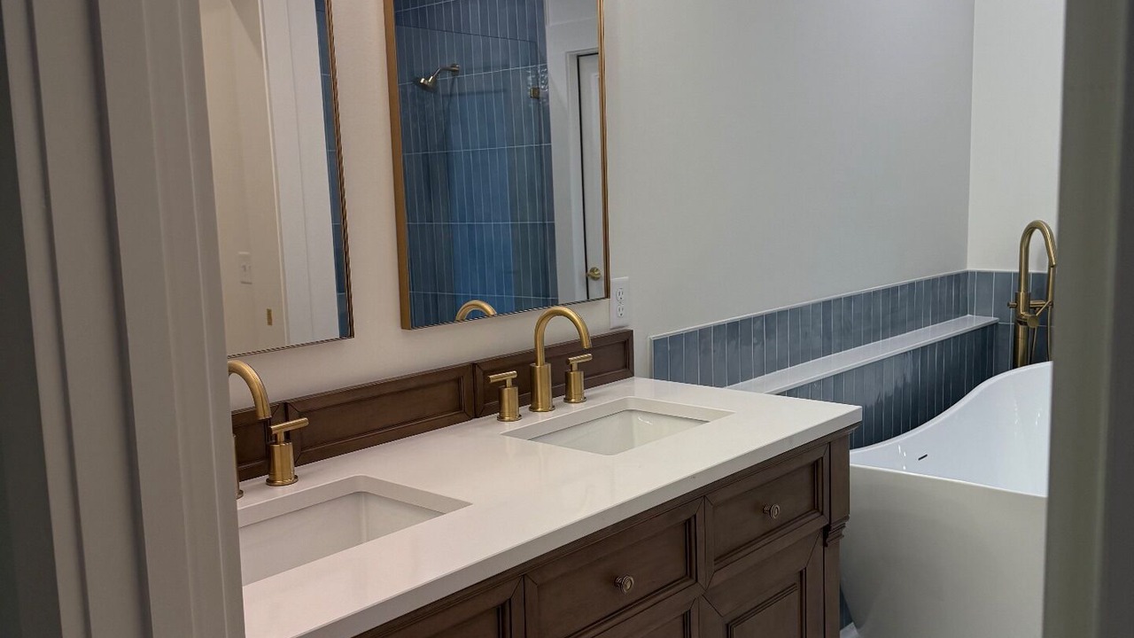 Photo of Bathroom in Deer Lake