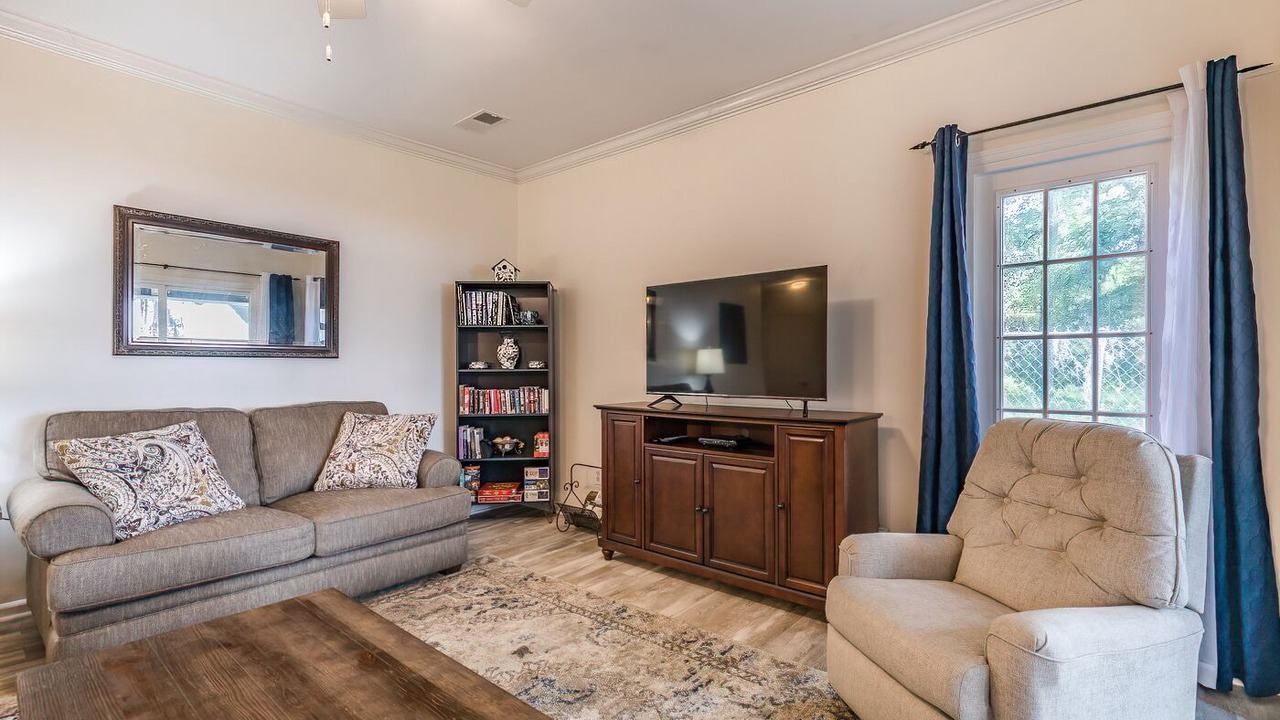 Photo of Livingroom in Port Royal Landing