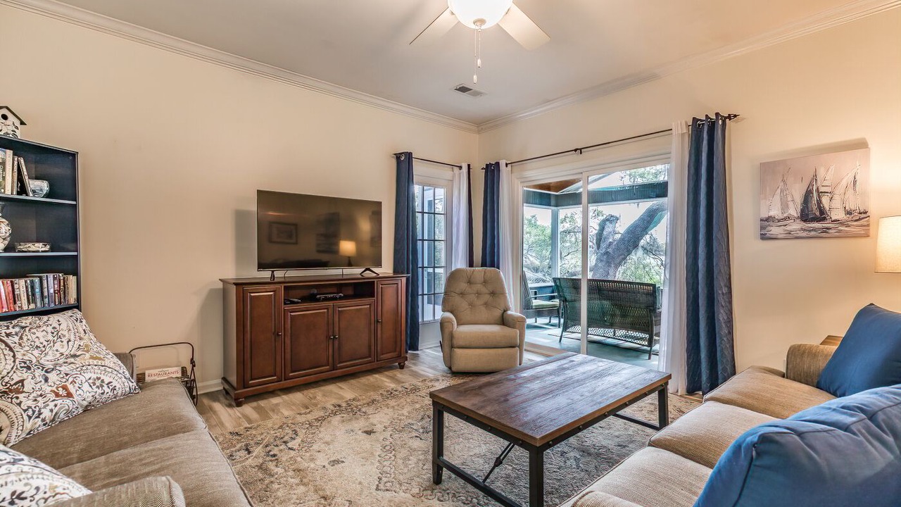 Photo of Livingroom in Port Royal Landing