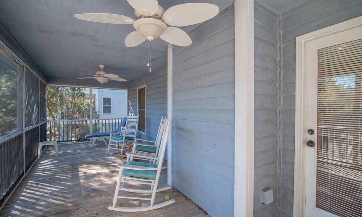 Photo of Patio Balcony in North Litchfield Beach