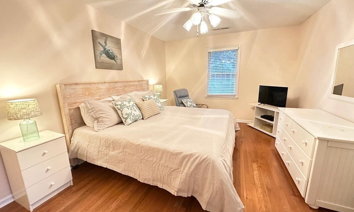 Photo of Bedroom in North Litchfield Beach