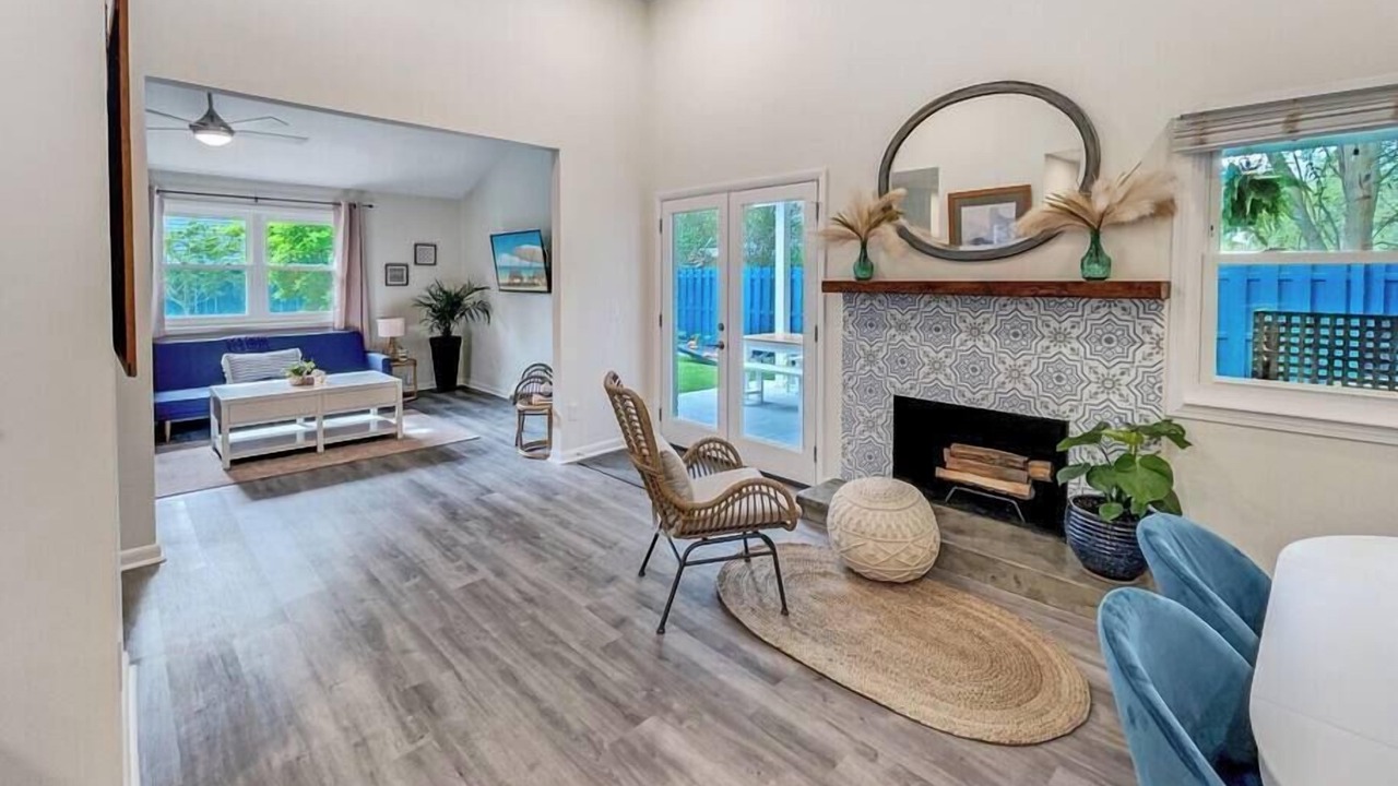 Photo of Livingroom in Mount Pleasant