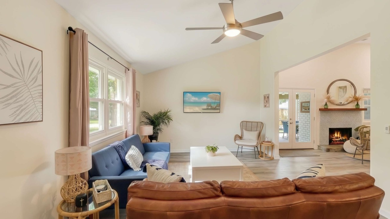 Photo of Livingroom in Mount Pleasant