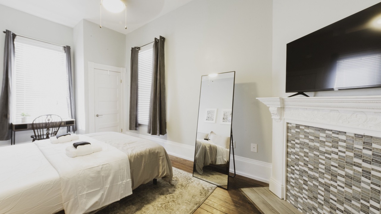 Photo of Bedroom in Savannah Victorian District
