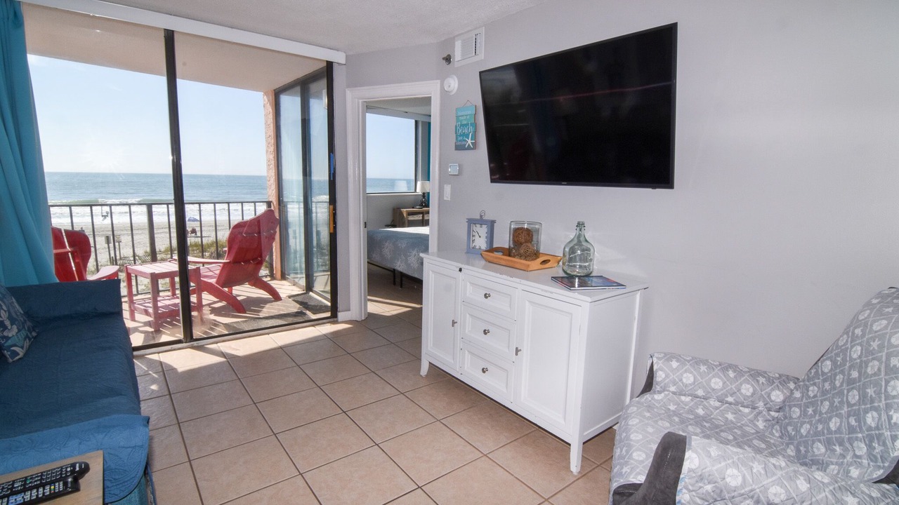 Photo of Livingroom in Crescent Beach