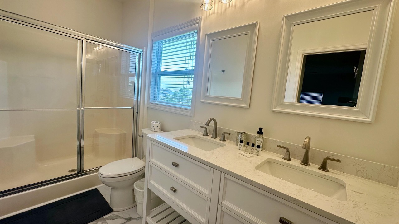 Photo of Bathroom in Oceanmarsh Subdivision