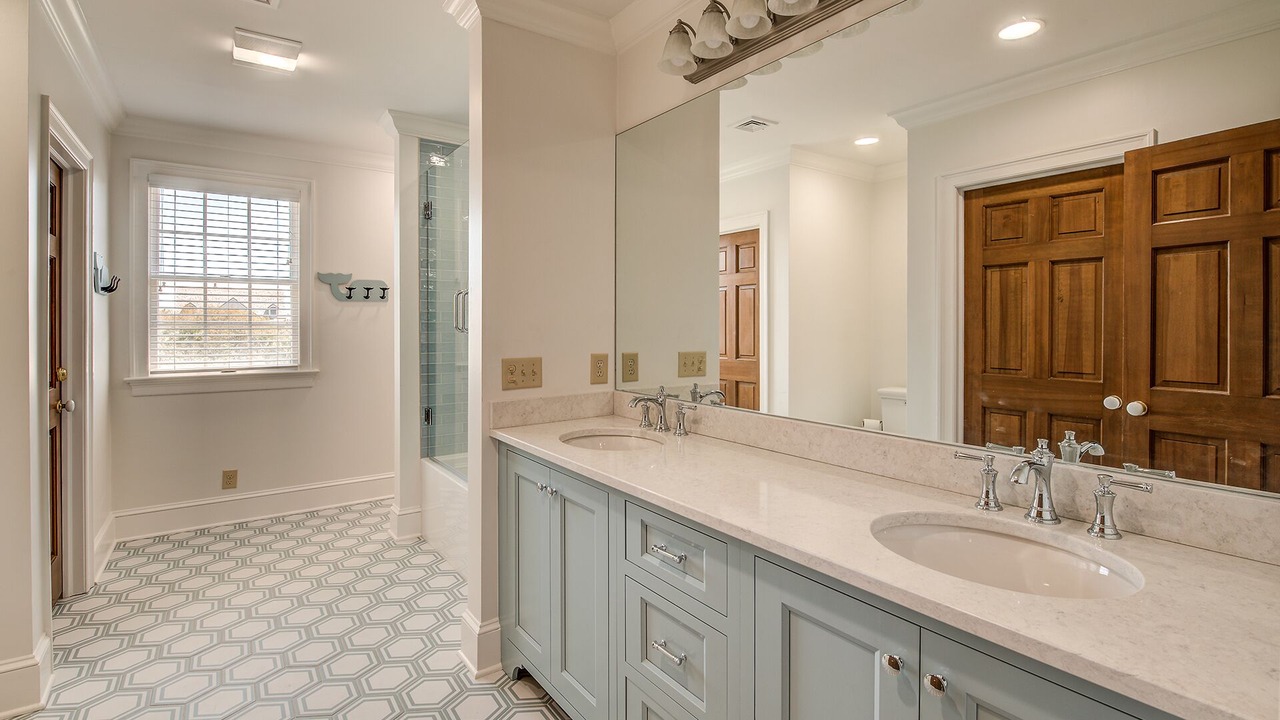 Photo of Bathroom in Debordieu Colony
