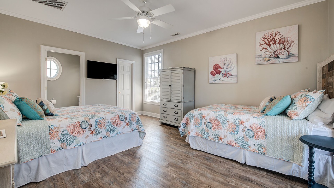 Photo of Bedroom in Debordieu Colony
