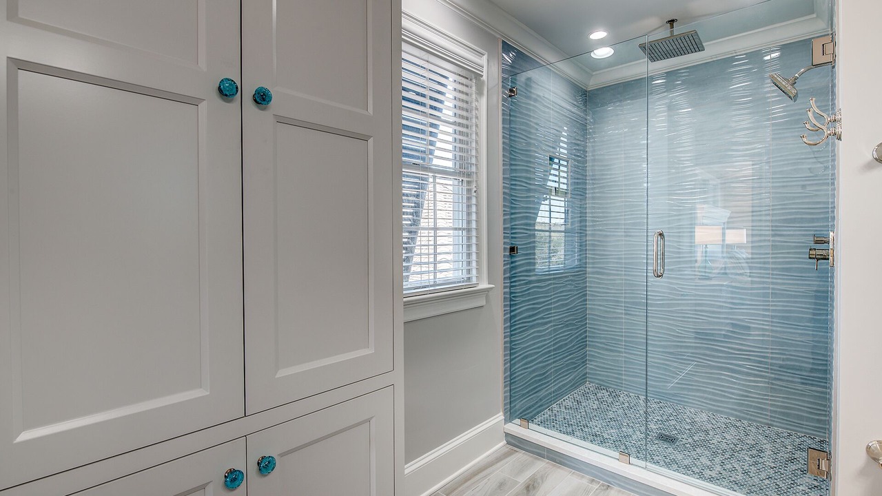 Photo of Bathroom in Debordieu Colony