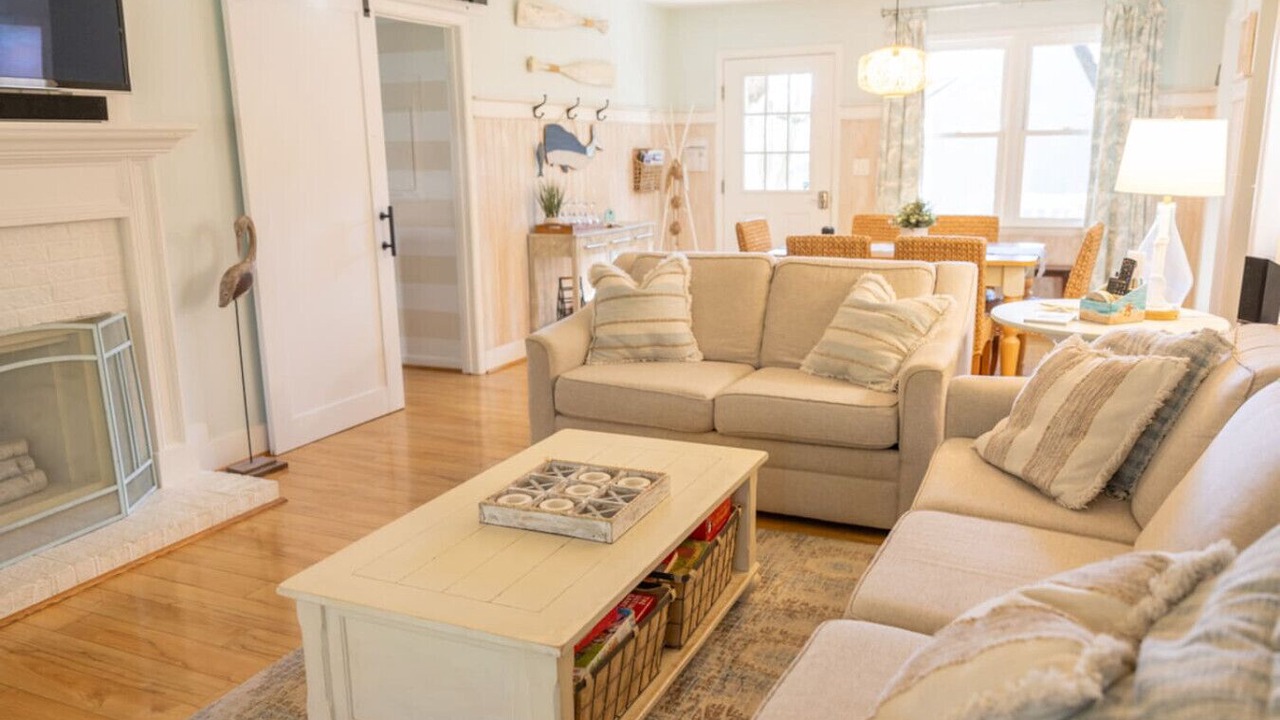 Photo of Livingroom in Tarpon Pond