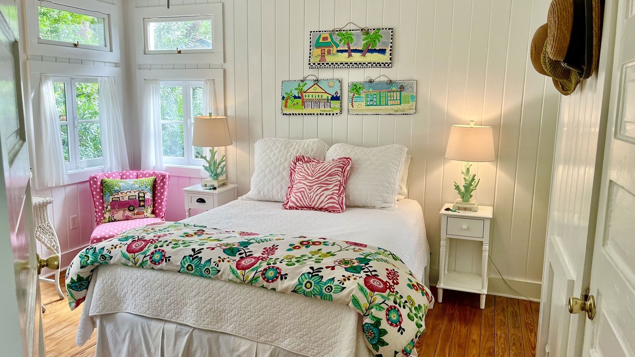 Photo of Bedroom in Savannah Beach