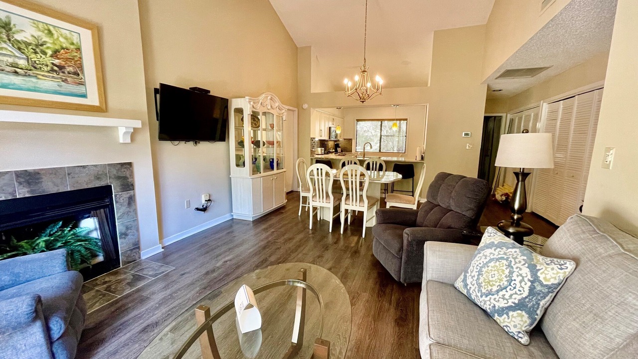 Photo of Livingroom in Arcadian Shores