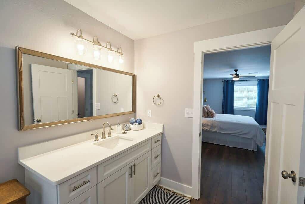 Photo of Bathroom in Whitemarsh Island