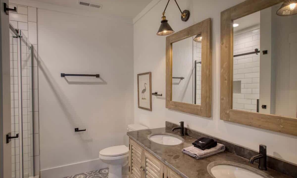 Photo of Bathroom in Melrose on the Beach