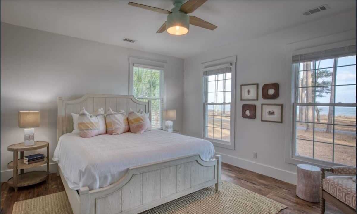Photo of Bedroom in Melrose on the Beach